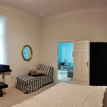 For 4 Guests 2 Bedroom 80M2 Apartment Warsaw City Center, Quiet Courtyard Varşova
