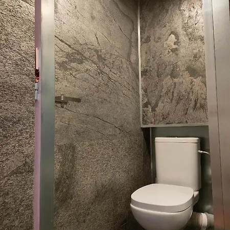 Exclusive Use 80M2 2Br 1 Living 4 Guests City Center Quiet Courtyard Koszyki Apartments Lägenhet *