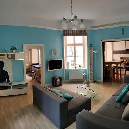 For 4 Guests 2 Bedroom 80M2 Apartment Warsaw City Center, Quiet Courtyard Apartment *
